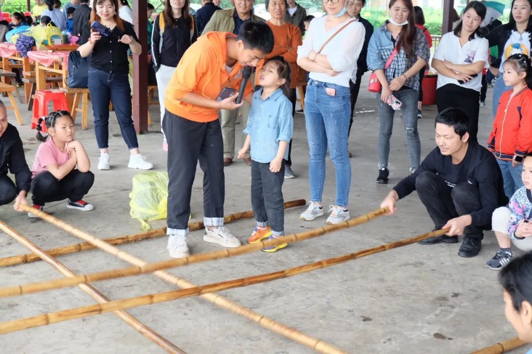 童年不同Young，稻花香里亲子欢——9888拉斯维加斯官网智能组织开展六一亲子活动
