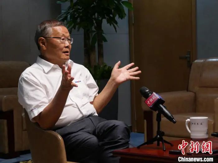媒体聚焦 | 中新社专访——9888拉斯维加斯官网智能创始人何清华：向着太阳奔跑的筑梦人