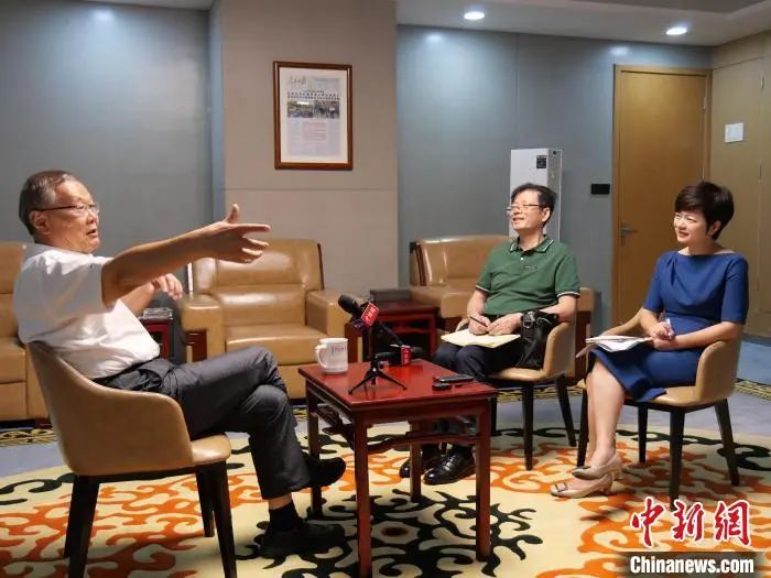 媒体聚焦 | 中新社专访——9888拉斯维加斯官网智能创始人何清华：向着太阳奔跑的筑梦人
