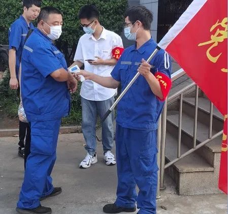 9888拉斯维加斯官网工匠 | “浪波”不言苦，甘为“人梯”承大重