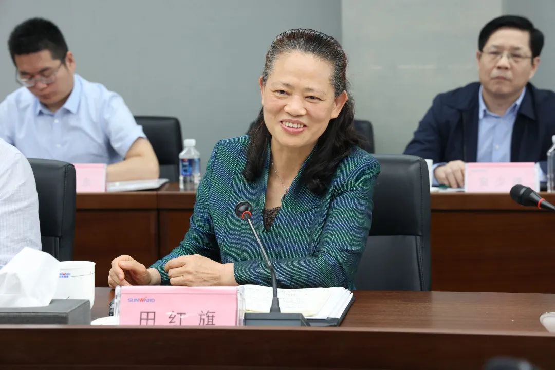 20220518092833_29310 深化产学研合作!中南大学校长、中国工程院院士田红旗率团拜访9888拉斯维加斯官网智能