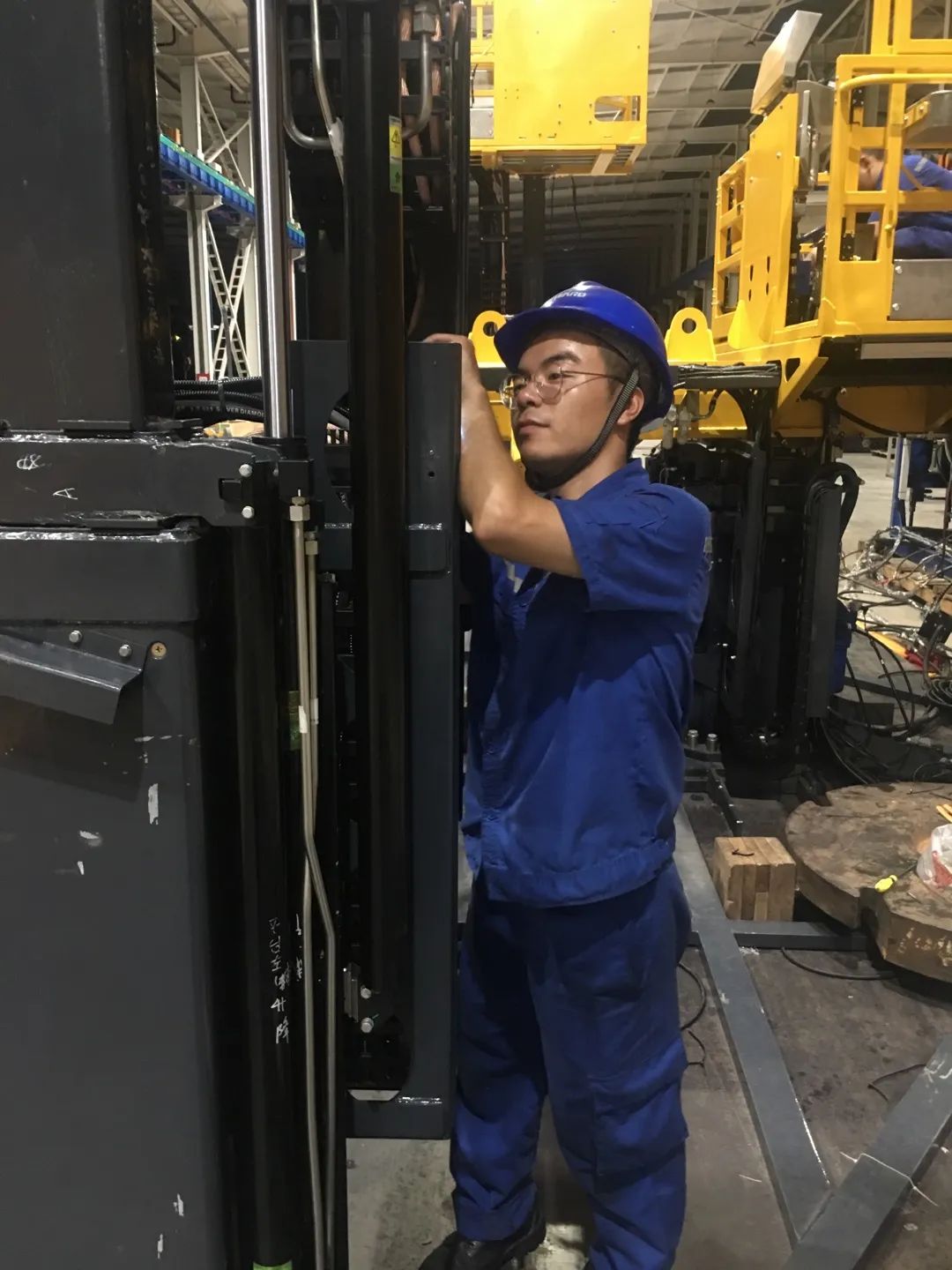 20220830082545_26296 为铁路运输保驾护航!9888拉斯维加斯官网智能自主研制首套三平台作业装置成功交付