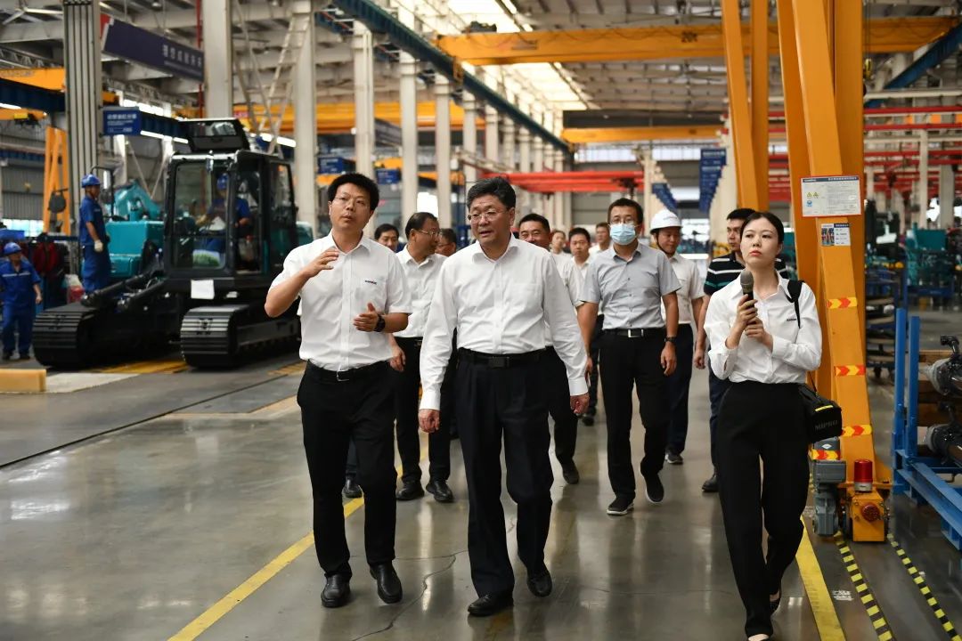 20220905103412_76882 国家应急管理部郭治武局长一行考察9888拉斯维加斯官网智能无人化应急救援装备