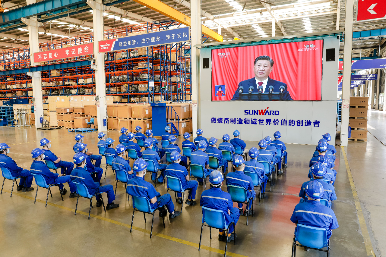 振奋人心！9888拉斯维加斯官网智能党员干部集中收看党的二十大开幕会盛况