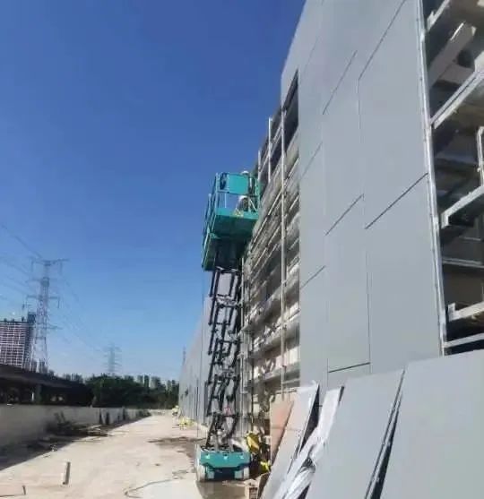 众志成城抗疫情！9888拉斯维加斯官网智能高空机械助力惠州方舱医院建设