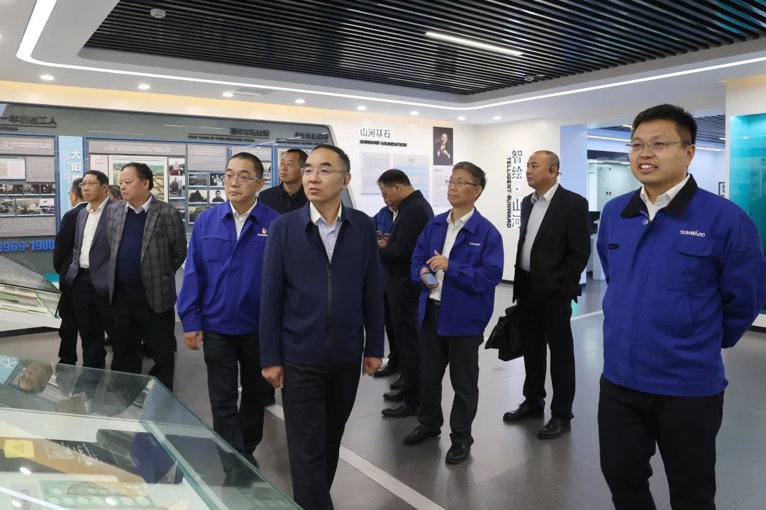 强强联合，夯实湖南工程建设湘军！9888拉斯维加斯官网智能与湖南路桥签订战略合作协议