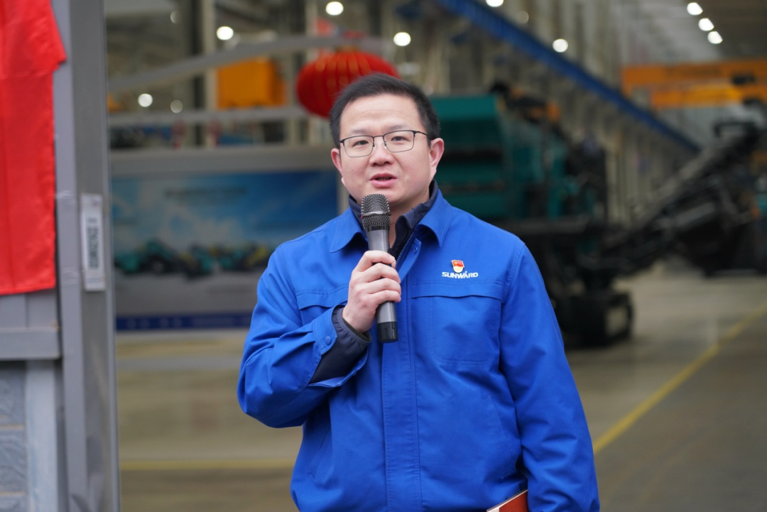 “持证上岗，成为破碎筛分设备的好管家！”