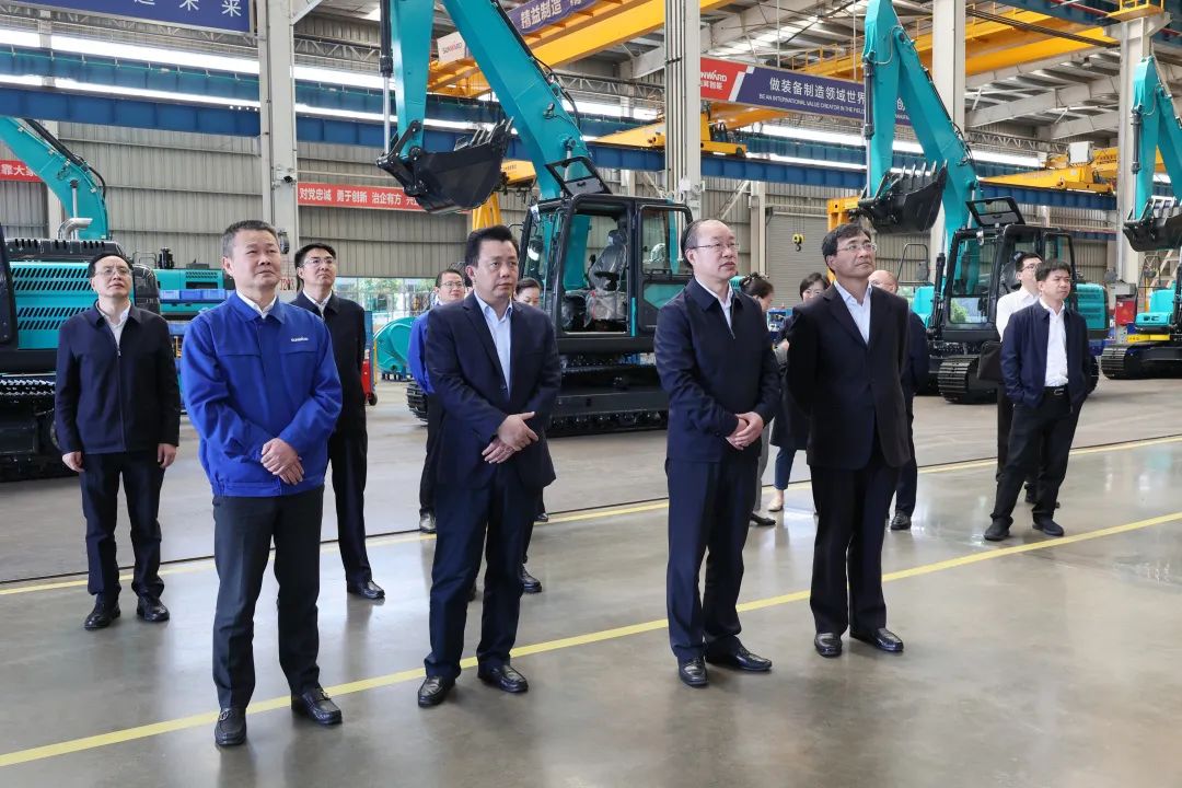 20230411083427_26335 人社部党组成员、副部长俞家栋考察调研9888拉斯维加斯官网智能