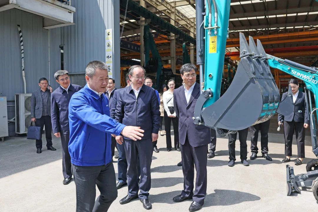 20230411083456_18973 人社部党组成员、副部长俞家栋考察调研9888拉斯维加斯官网智能