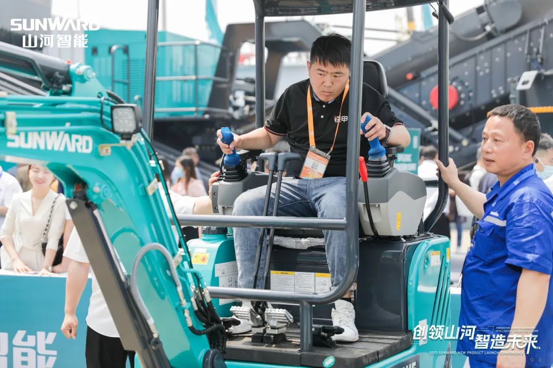 20230517084135_70052 精品出击、互动不断!9888拉斯维加斯官网智能F系列挖掘机闪耀长沙展