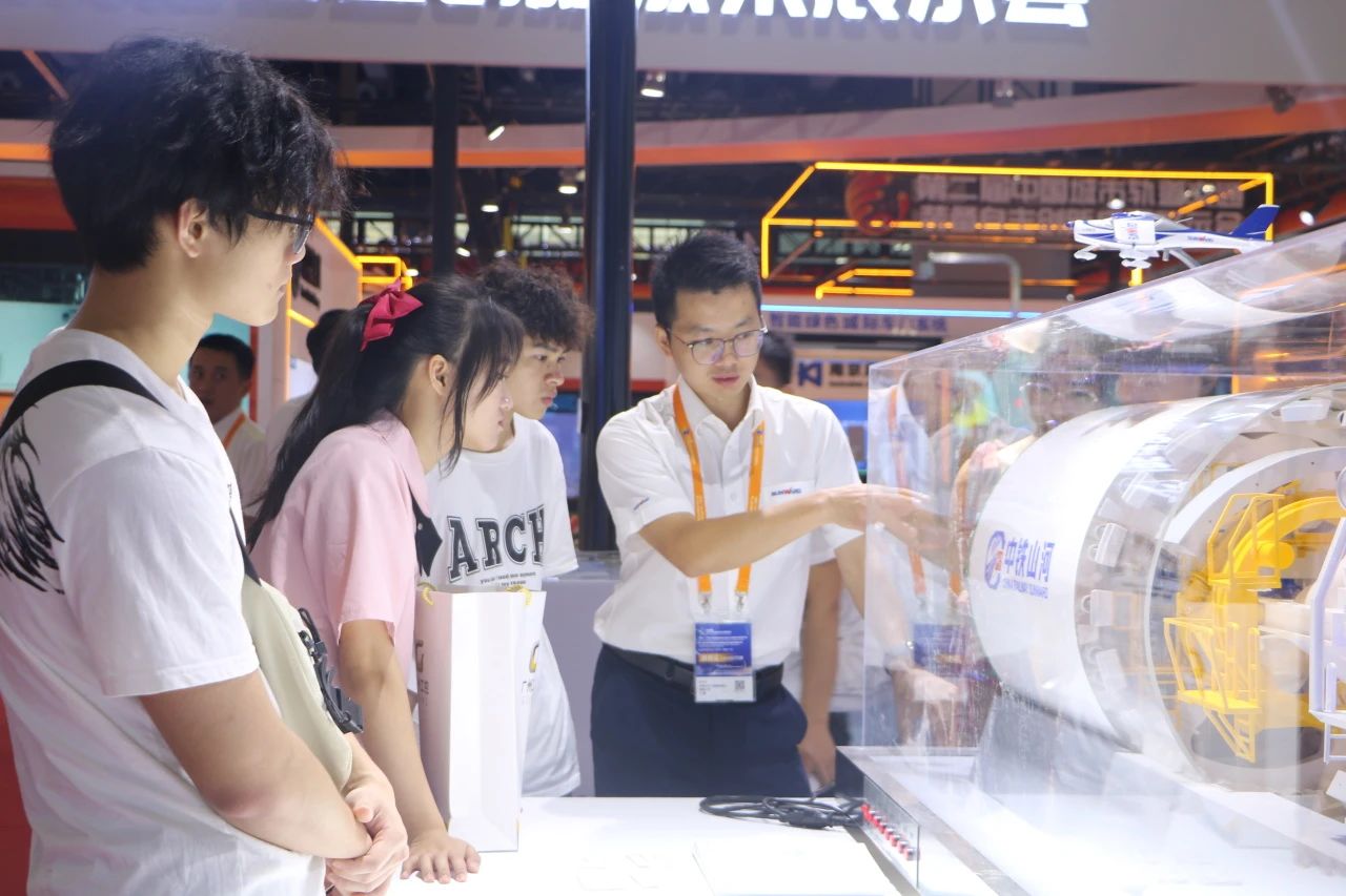 b5d561fa2d3a0fbf1c5e7ca5bd7e5f7a 中铁9888拉斯维加斯官网亮相首届广州大湾区国际轨道交通产业发展论坛暨展览会