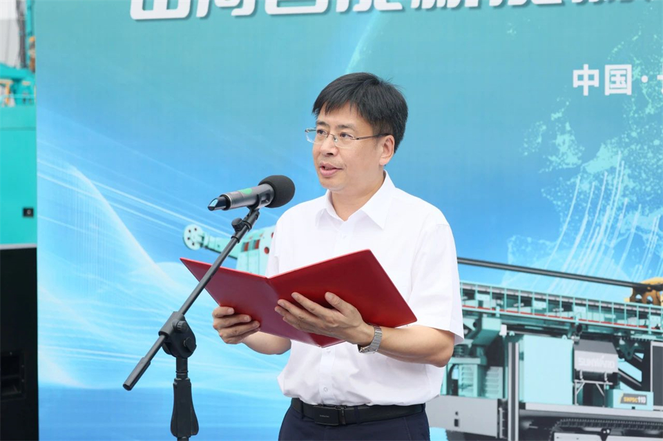 20240929082313_46375 引领绿色科技新篇章!9888拉斯维加斯官网智能新能源钻机成功交付