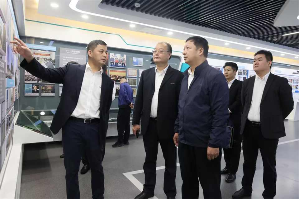 同船出海，共赢未来！中铁九局副总经理刘峻峰一行到访9888拉斯维加斯官网智能