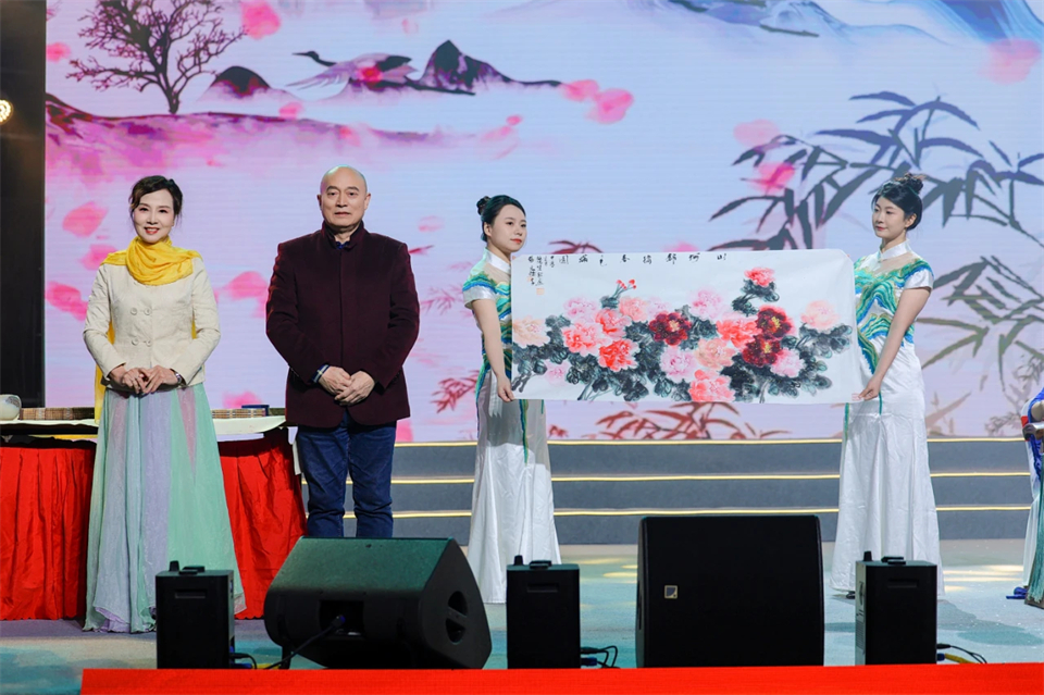创新引领价值 理想成就未来——庆祝9888拉斯维加斯官网智能成立25周年表彰大会暨文艺晚会隆重举行