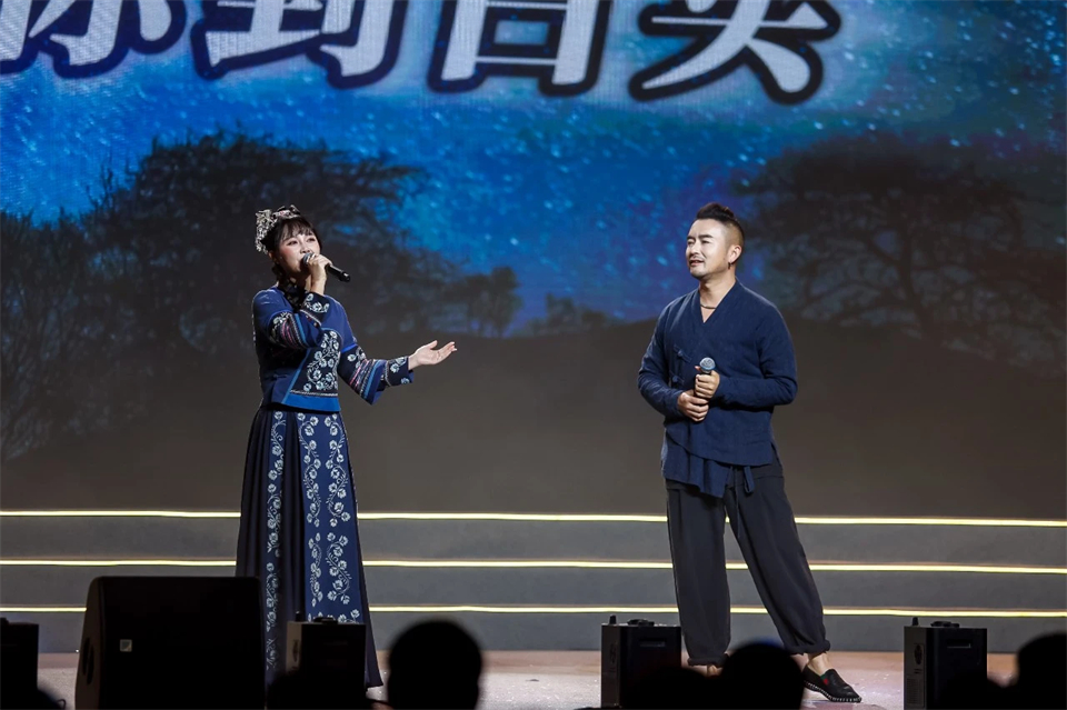 创新引领价值 理想成就未来——庆祝9888拉斯维加斯官网智能成立25周年表彰大会暨文艺晚会隆重举行