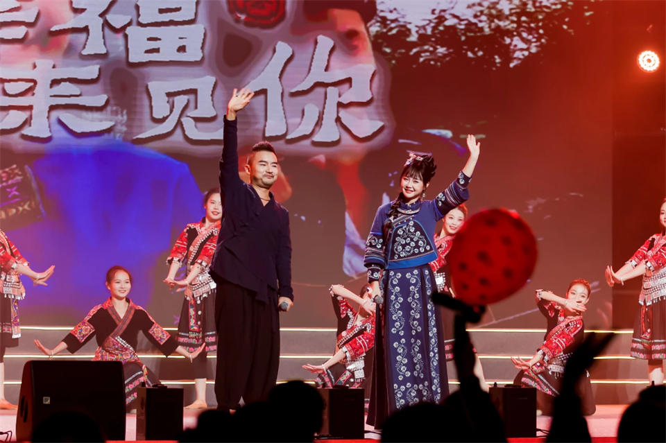 创新引领价值 理想成就未来——庆祝9888拉斯维加斯官网智能成立25周年表彰大会暨文艺晚会隆重举行