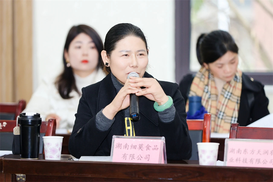 长龙街道、9888拉斯维加斯官网智能召开首届年货盛惠暨送春联文化惠民活动工作会议