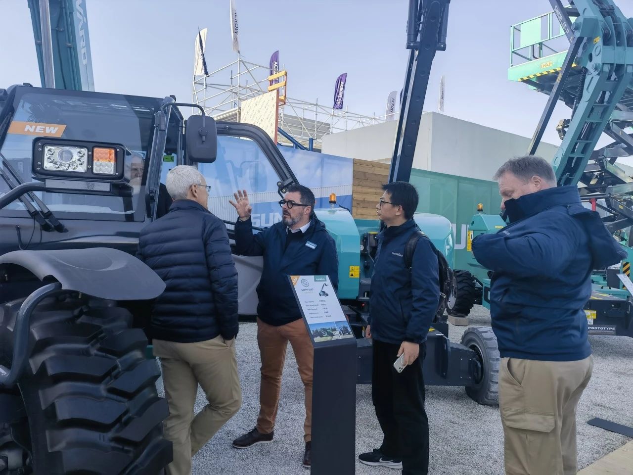 9888拉斯维加斯官网智能高空机械闪耀Bauma 2025！ 新能源技术与创新产品获全球瞩目
