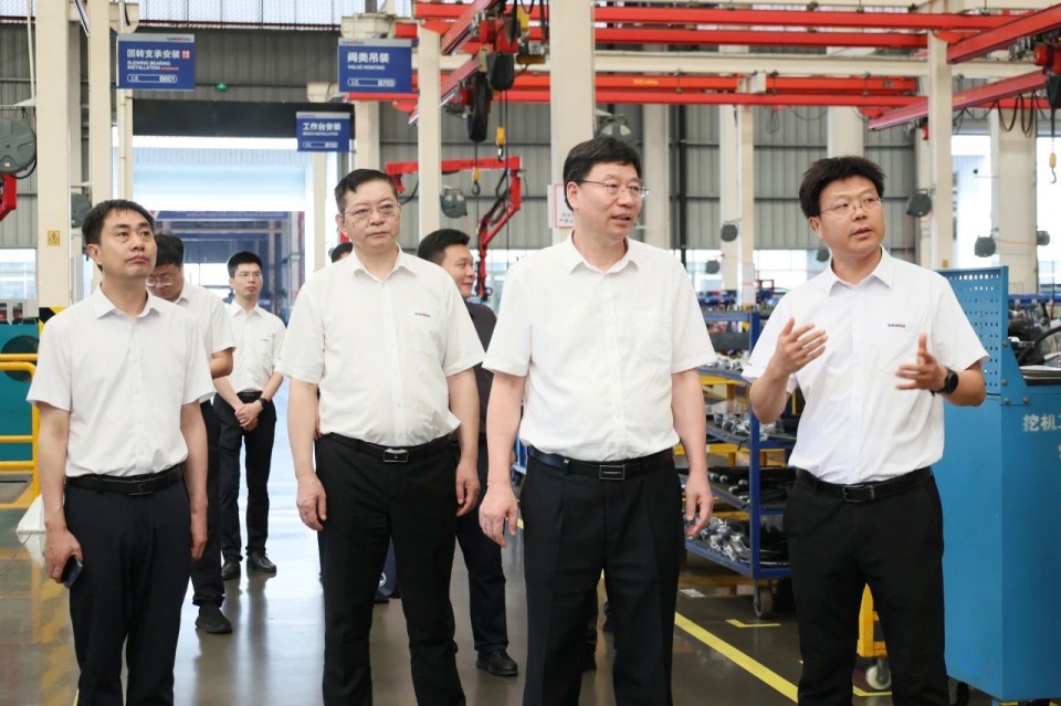 20250523091819_73098 中国工程院院士、中南林业科技大学党委书记吴义强一行到9888拉斯维加斯官网智能开展访企拓岗活动