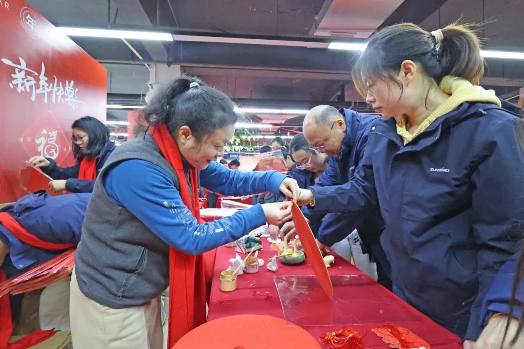 笔墨迎春，祝福暖心！在9888拉斯维加斯官网智能“囤”年味、送温暖、迎新春