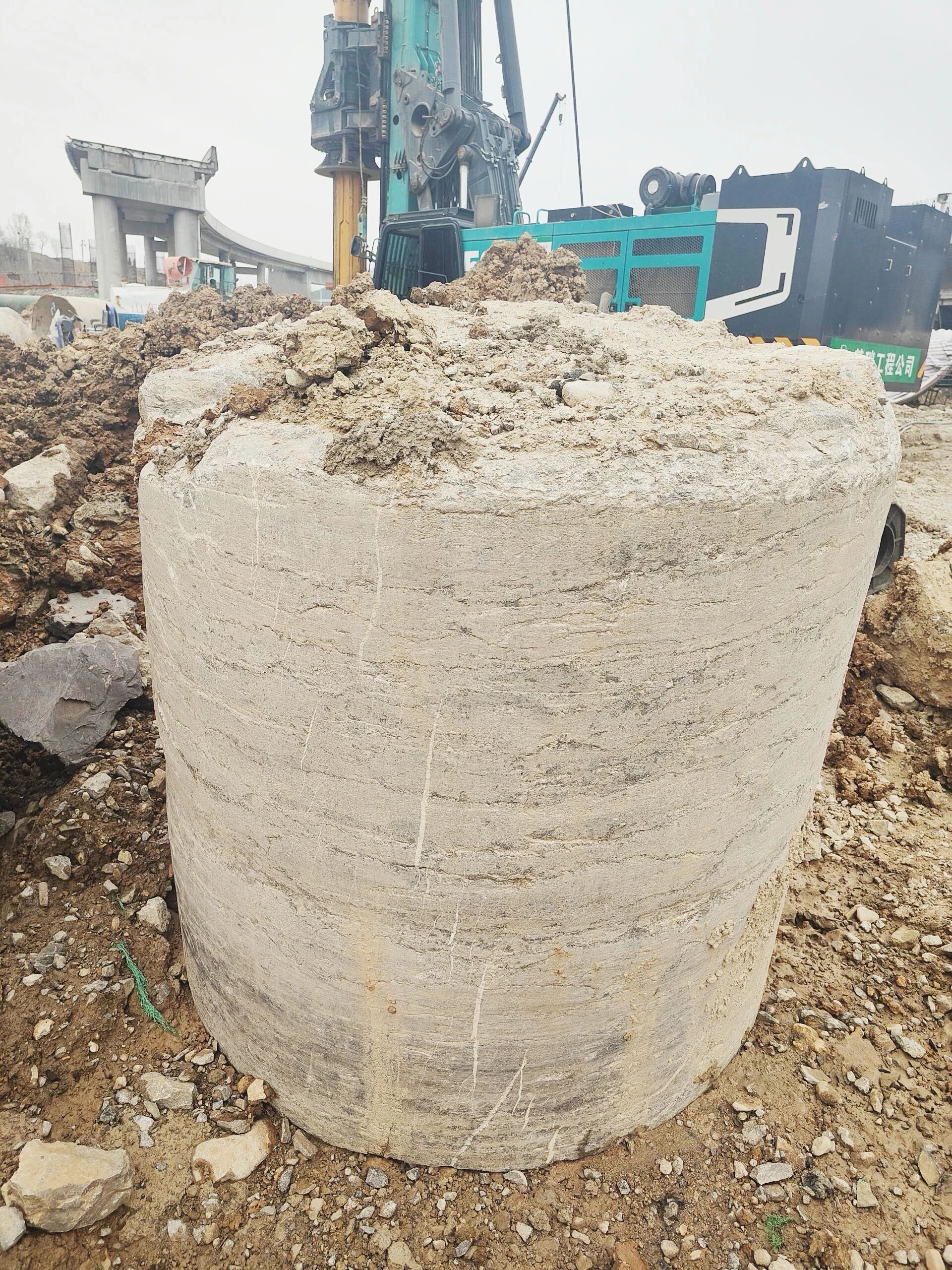 “亮剑”济南绕城改扩建项目，9888拉斯维加斯官网智能增程式电动旋挖钻机高效入岩受好评